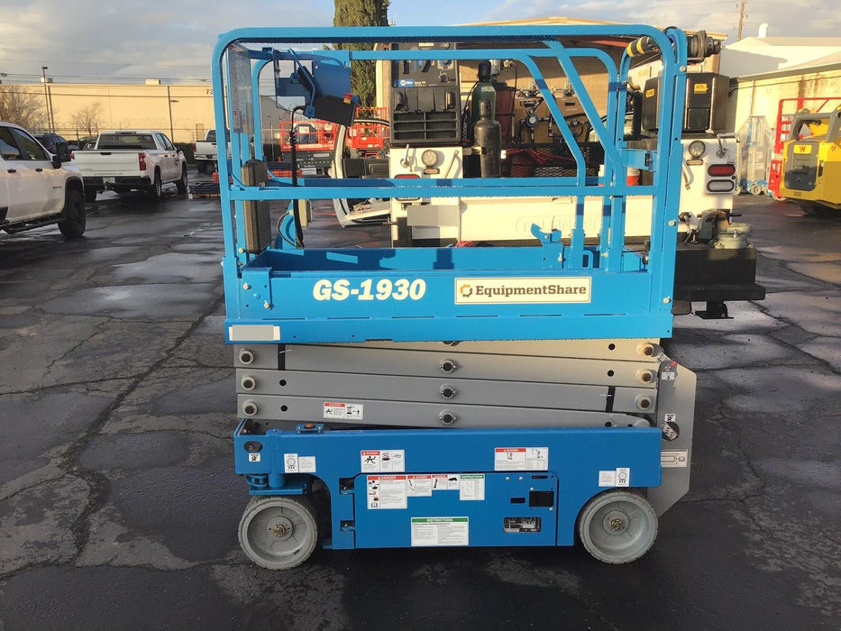 2019 Genie GS-1930 Half Height Swing Gate, 800W Inverter