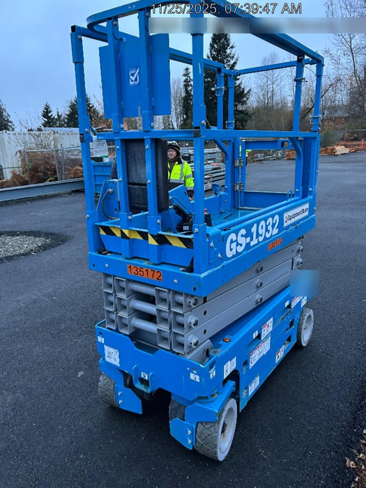 2021 GENIE GS-1932