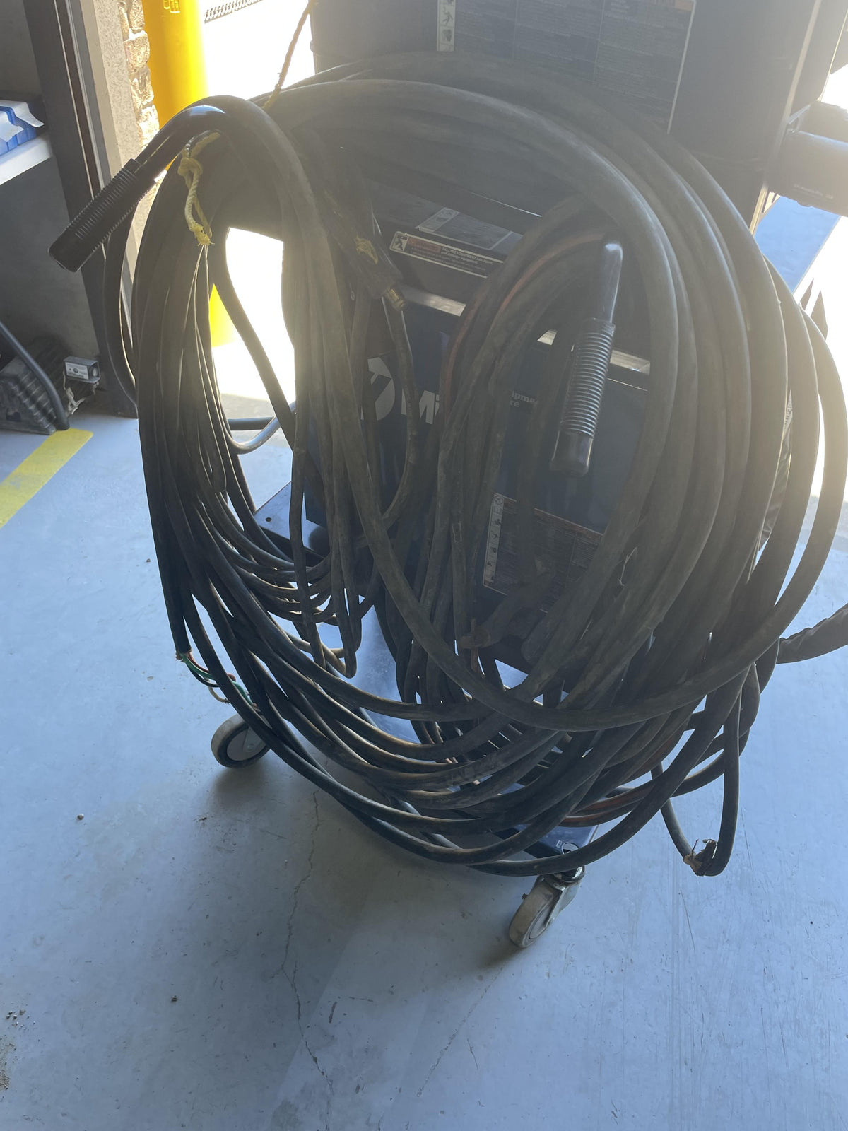 2023 MILLER ELECTRIC XR-AlumaFeed