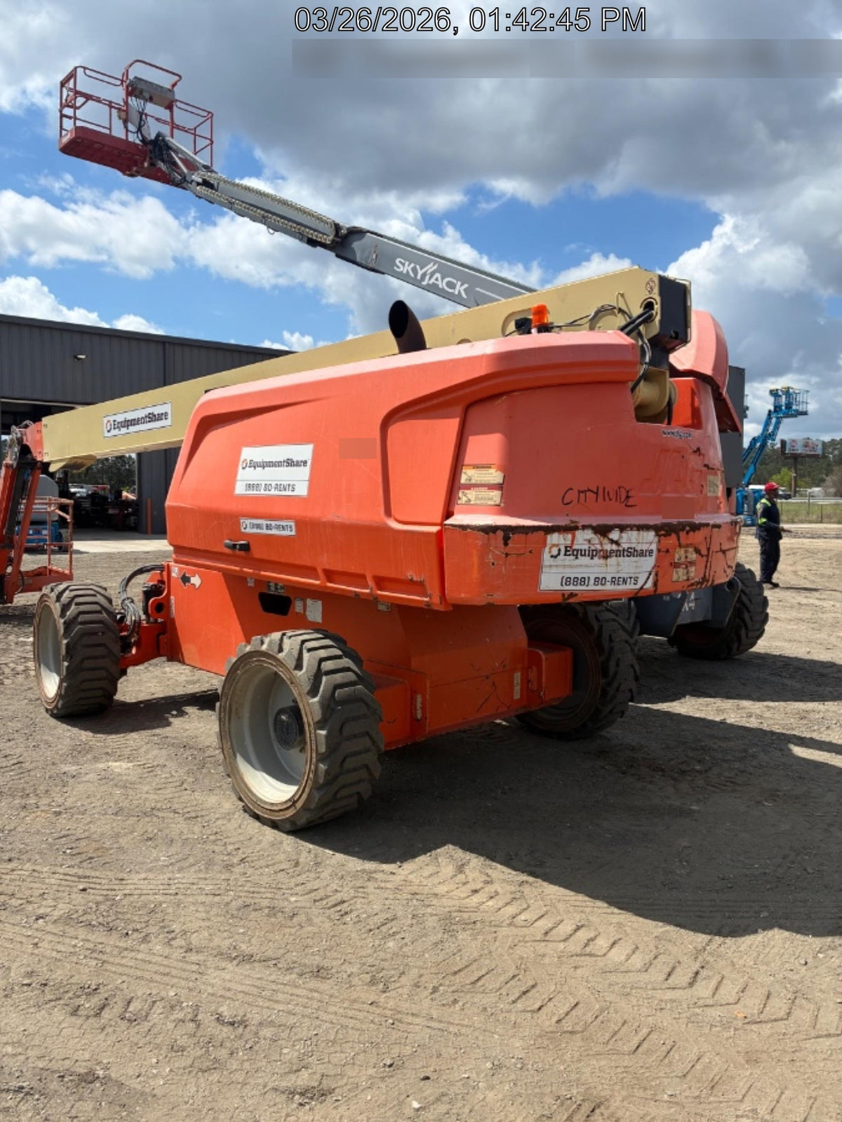 2019 JLG 660SJ