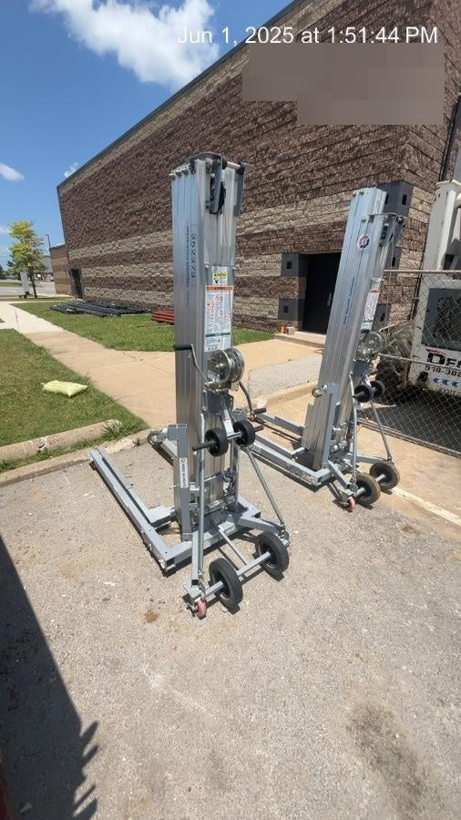 2023 GENIE SLC-24