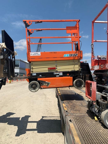 2021 JLG ES1932