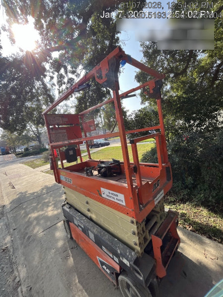 2021 JLG ES1932