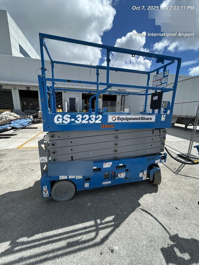 2023 GENIE GS-3232