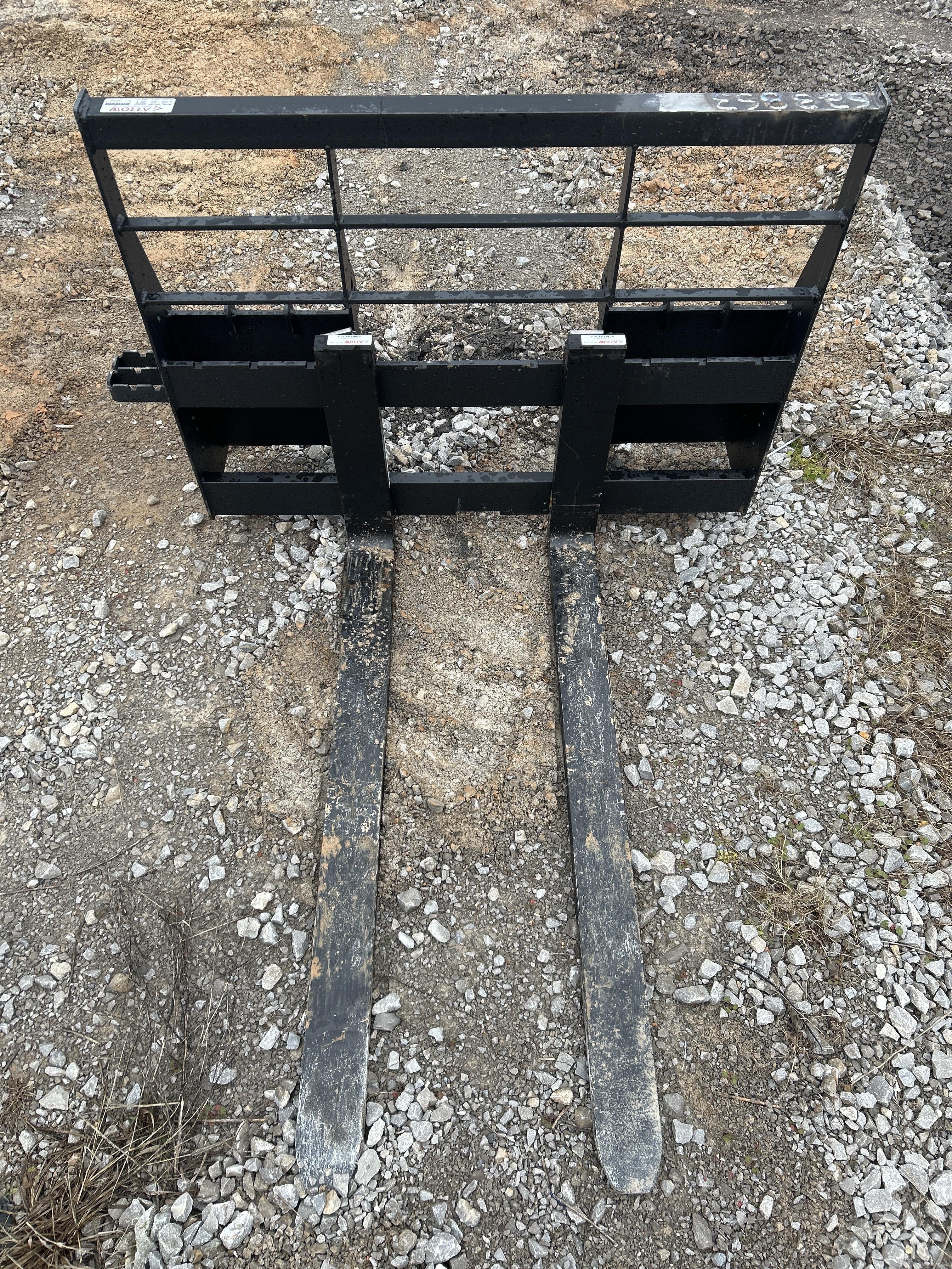 2025 ARROW MATERIAL HANDLING 48" Pallet Forks - Arrow