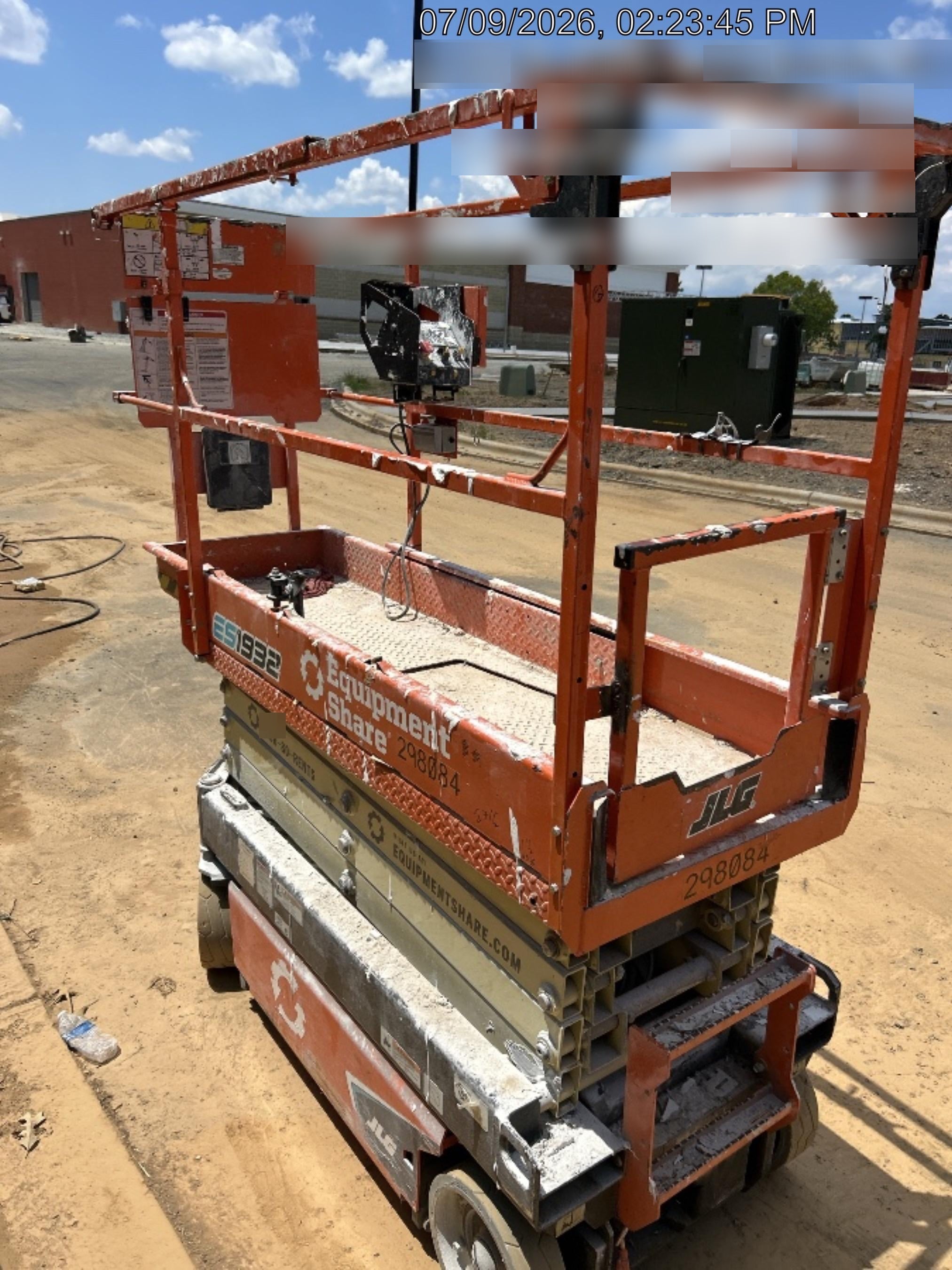 2023 JLG ES1932