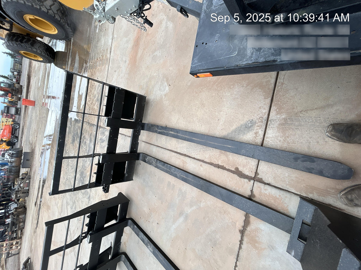 2025 ARROW MATERIAL HANDLING 72" Pallet Forks - Arrow