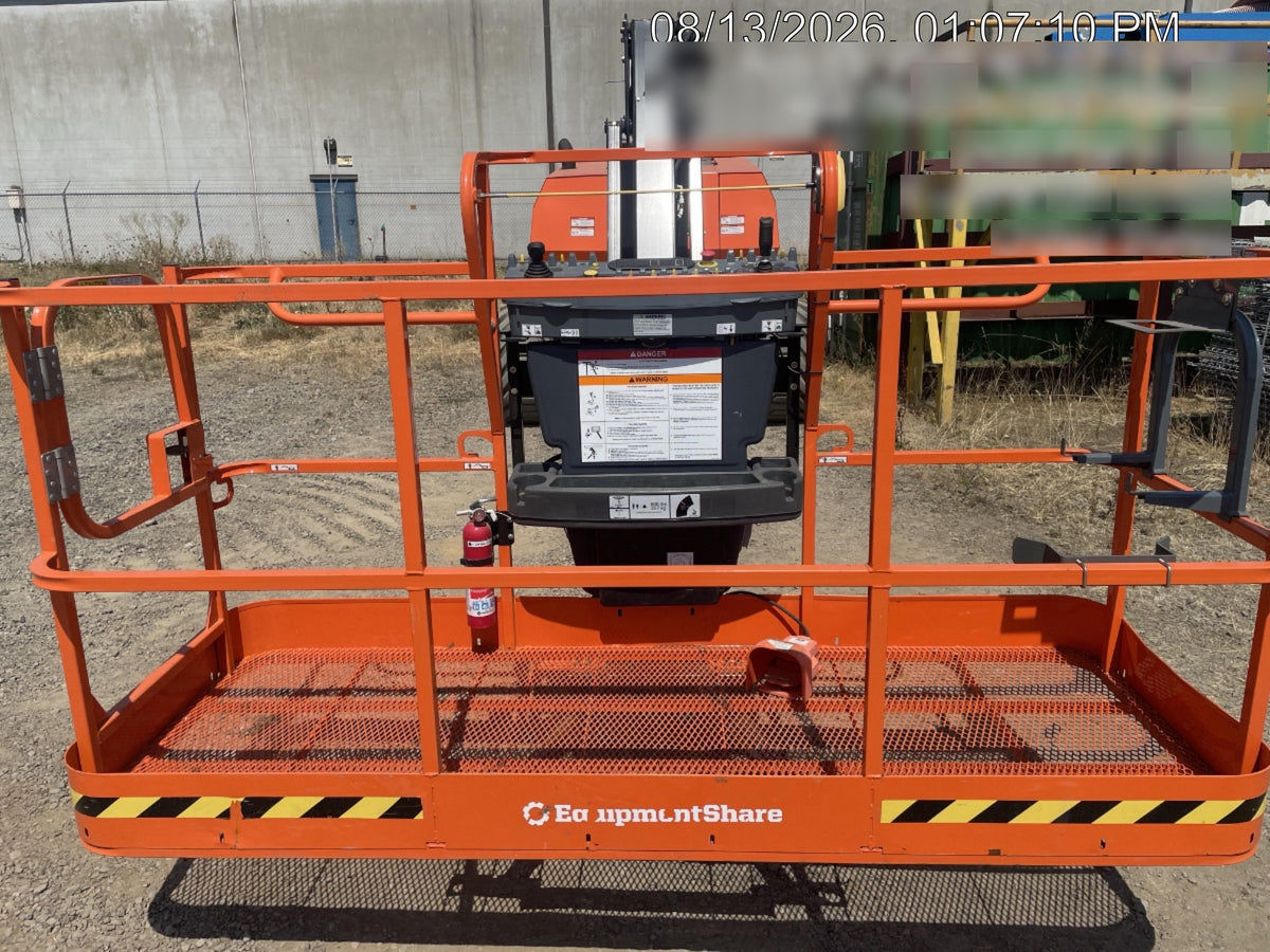 2025 JLG 800AJ