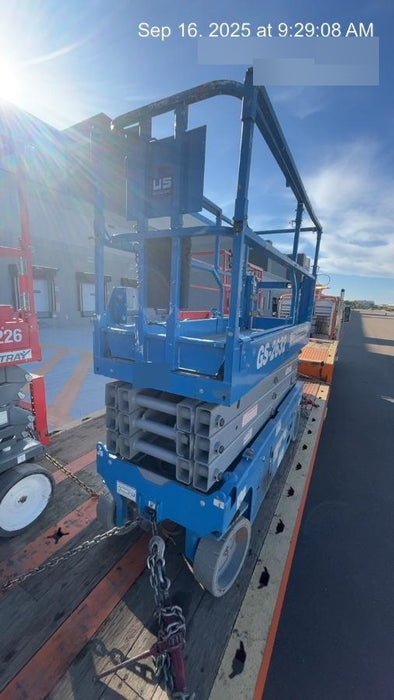 2019 Genie GS-2632 Folding rails with half height swing gate