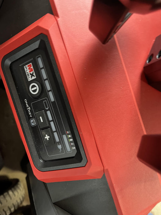 2023 MILWAUKEE MXF041-1XC