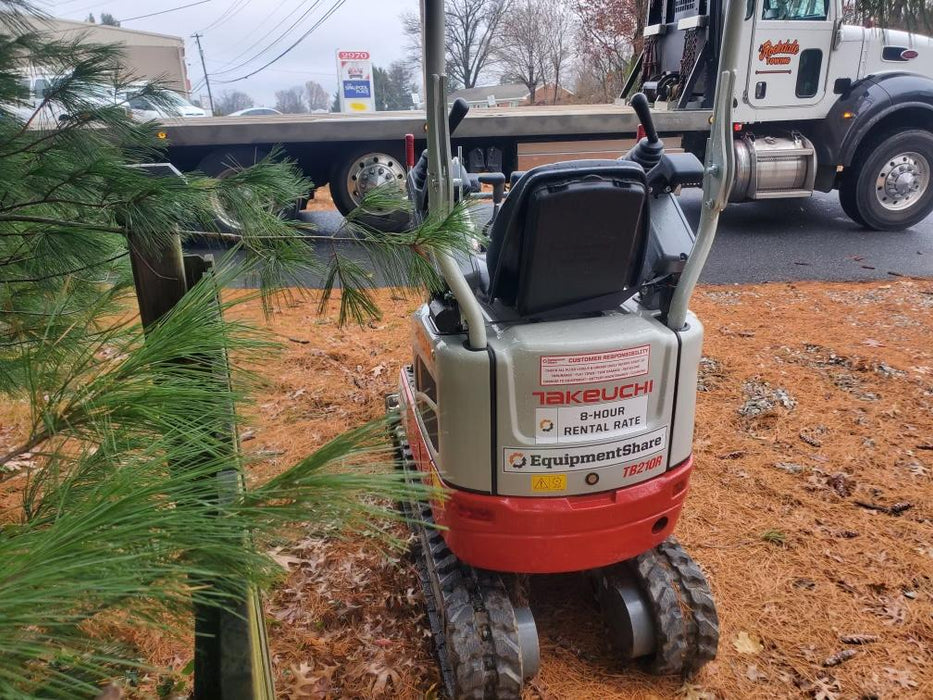 2022 TAKEUCHI TB210R
