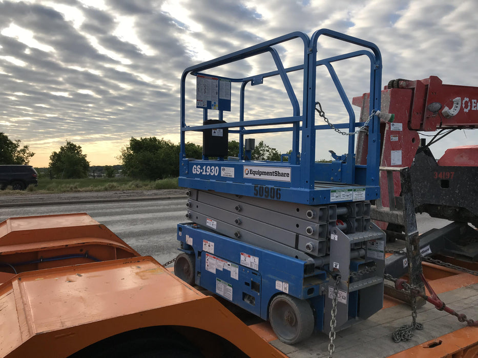 2019 Genie GS-1930 Fixed Rails with Chain Entry