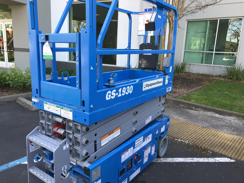 2019 Genie GS-1930 Half Height Swing Gate, 800W Inverter