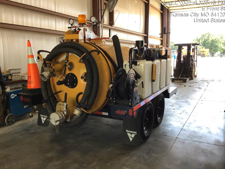 2022 Vac-Tron LP573XDT T4 Koehler Diesel Engine, 500 Gallon Debris Tank, x2 100 Gallon Water Tanks