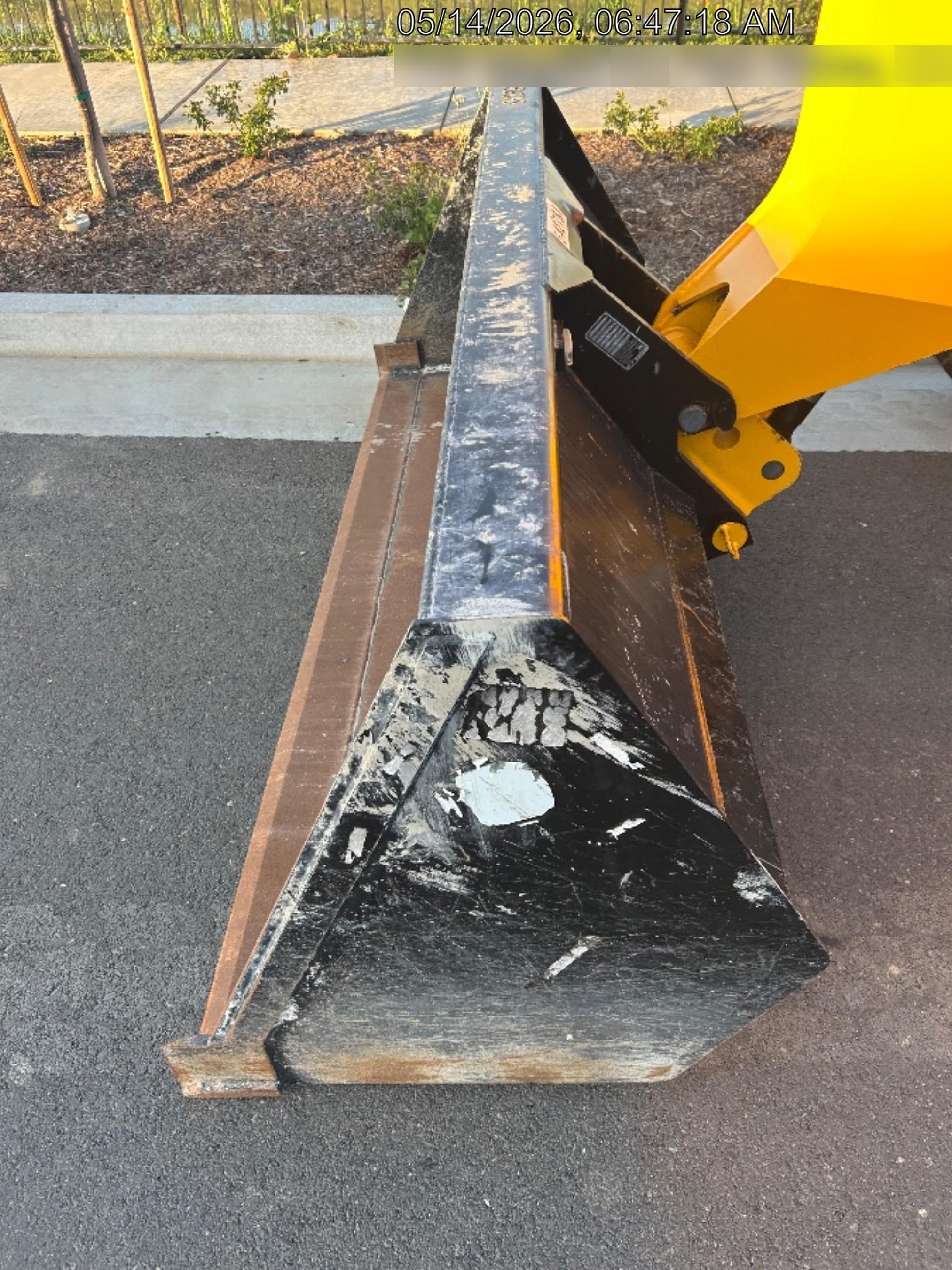 2025 JLG 1001100823