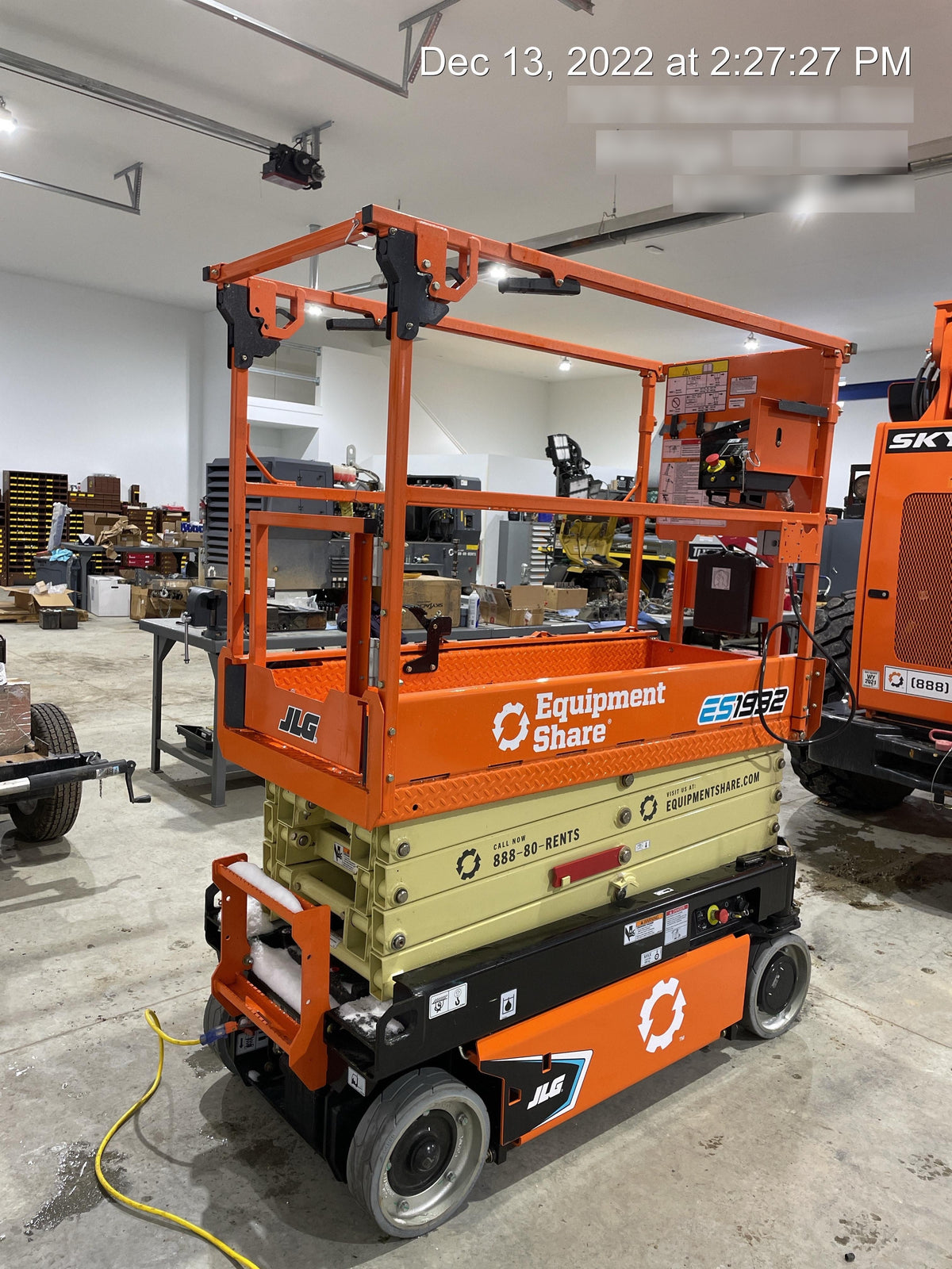 2022 JLG ES1932