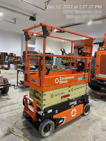 2022 JLG ES1932
