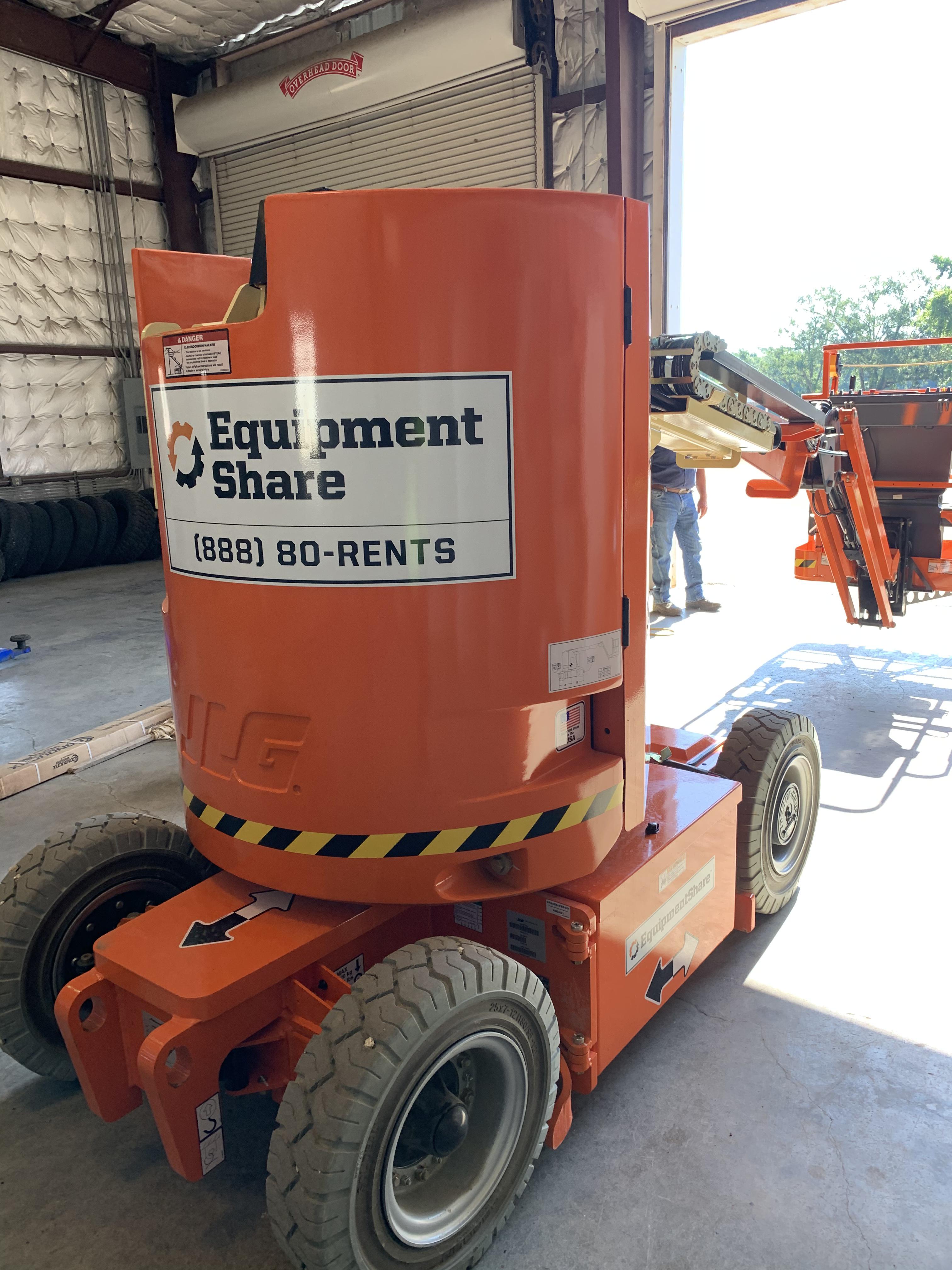 2021 JLG E300AJP