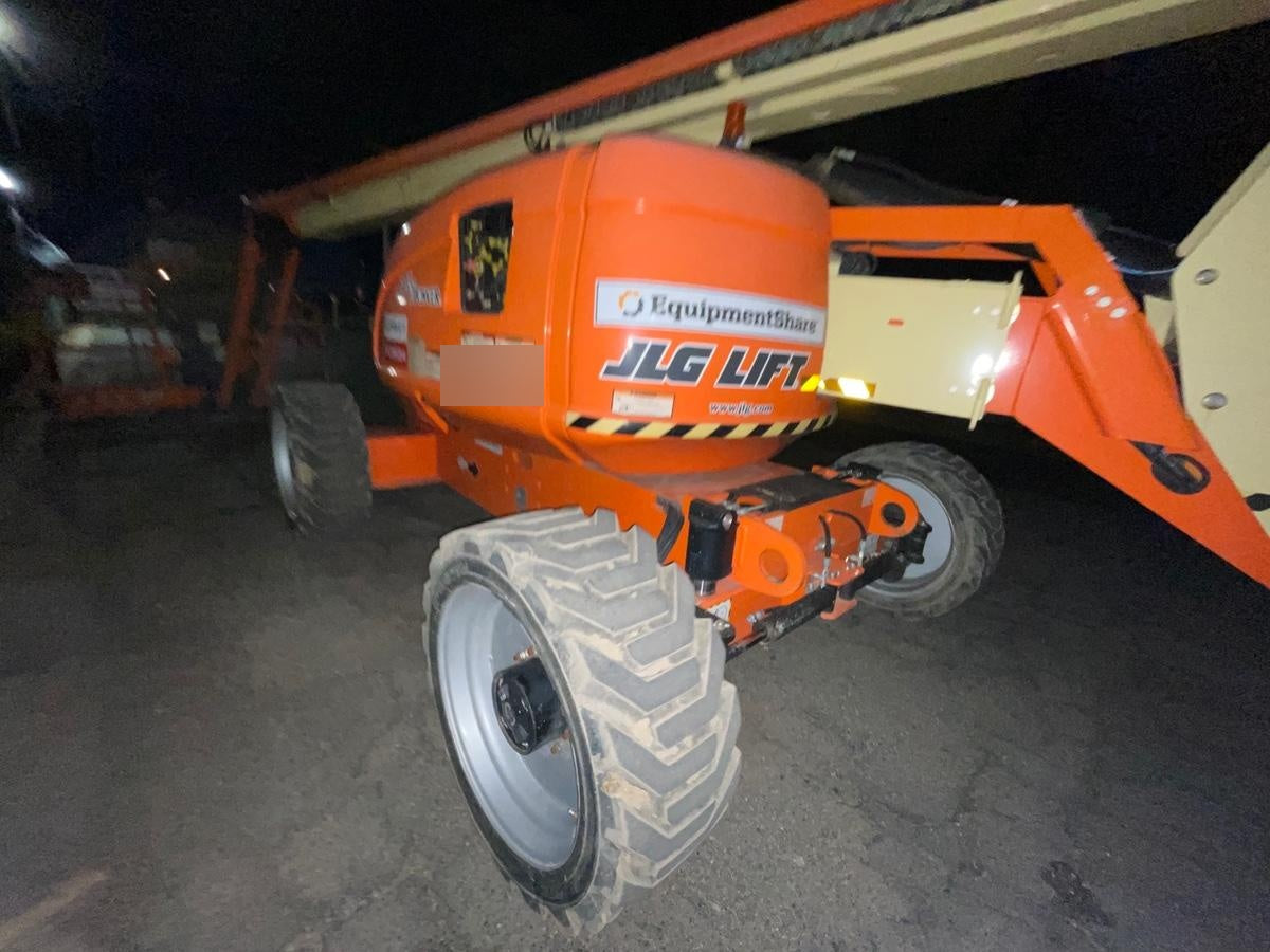 2021 JLG 600AJ