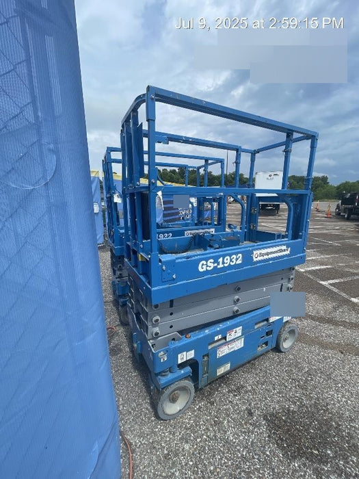 2021 GENIE GS-1932