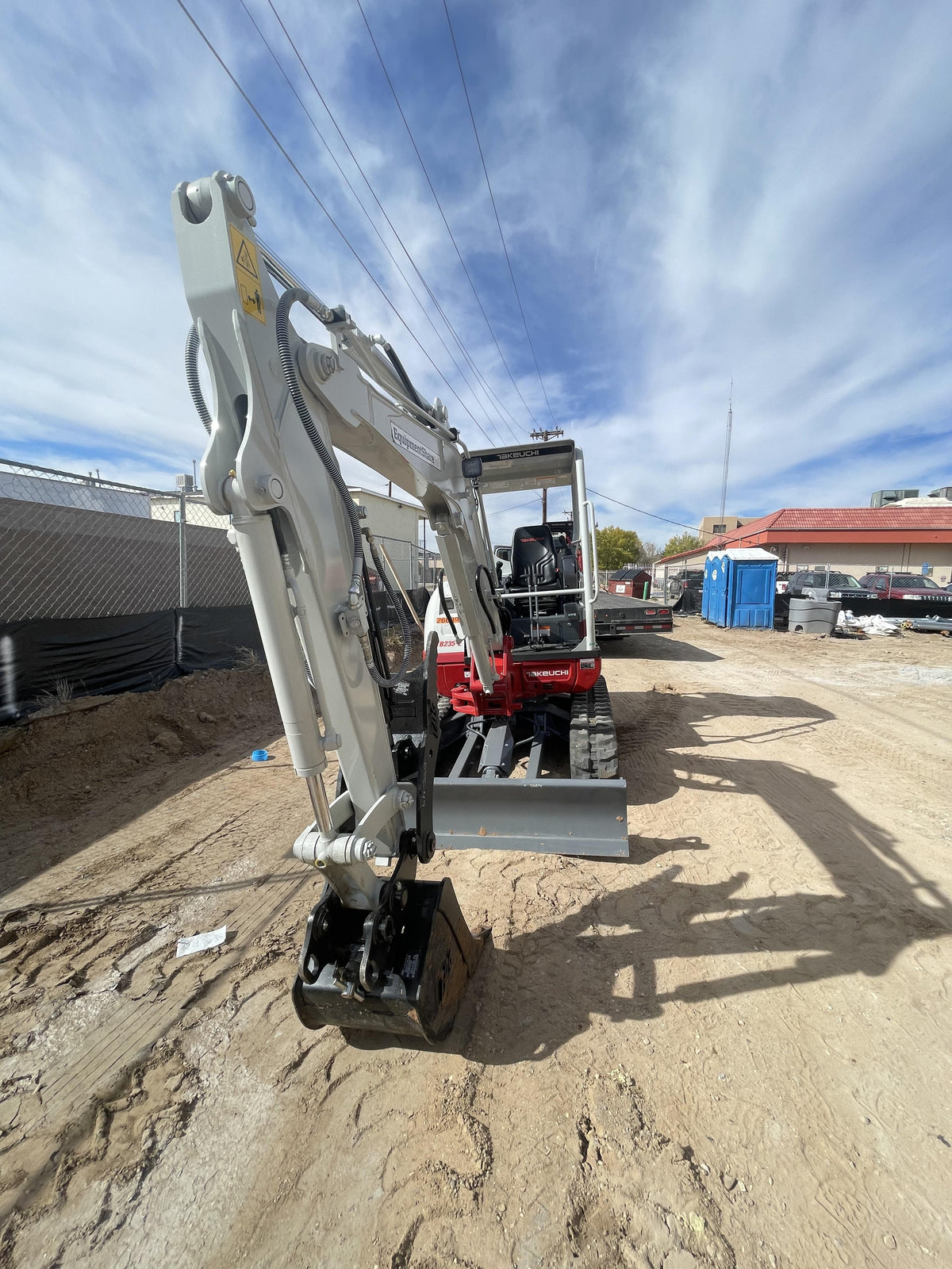 2022 TAKEUCHI TB235-2R