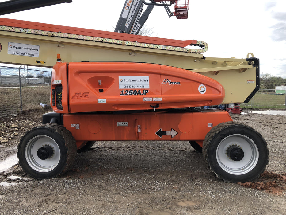 2019 JLG 1250AJP
