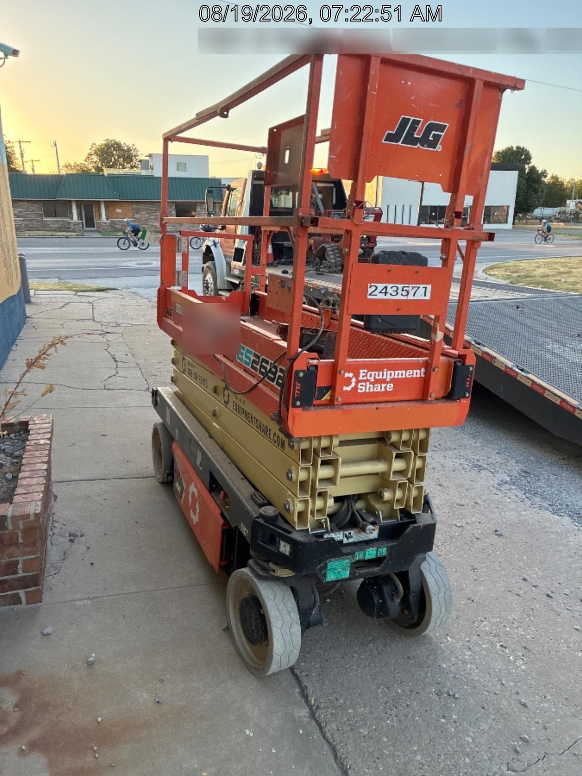 2022 JLG ES2632