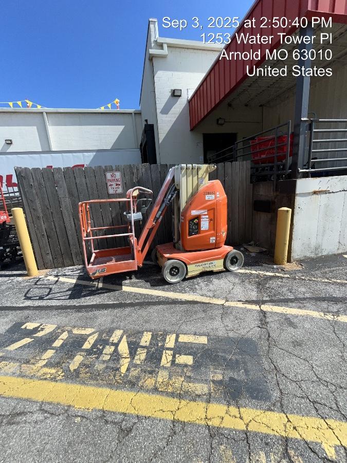 2025 JLG E300AJP