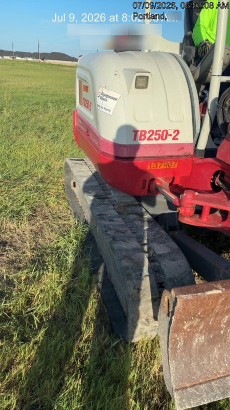 2021 TAKEUCHI TB250-2