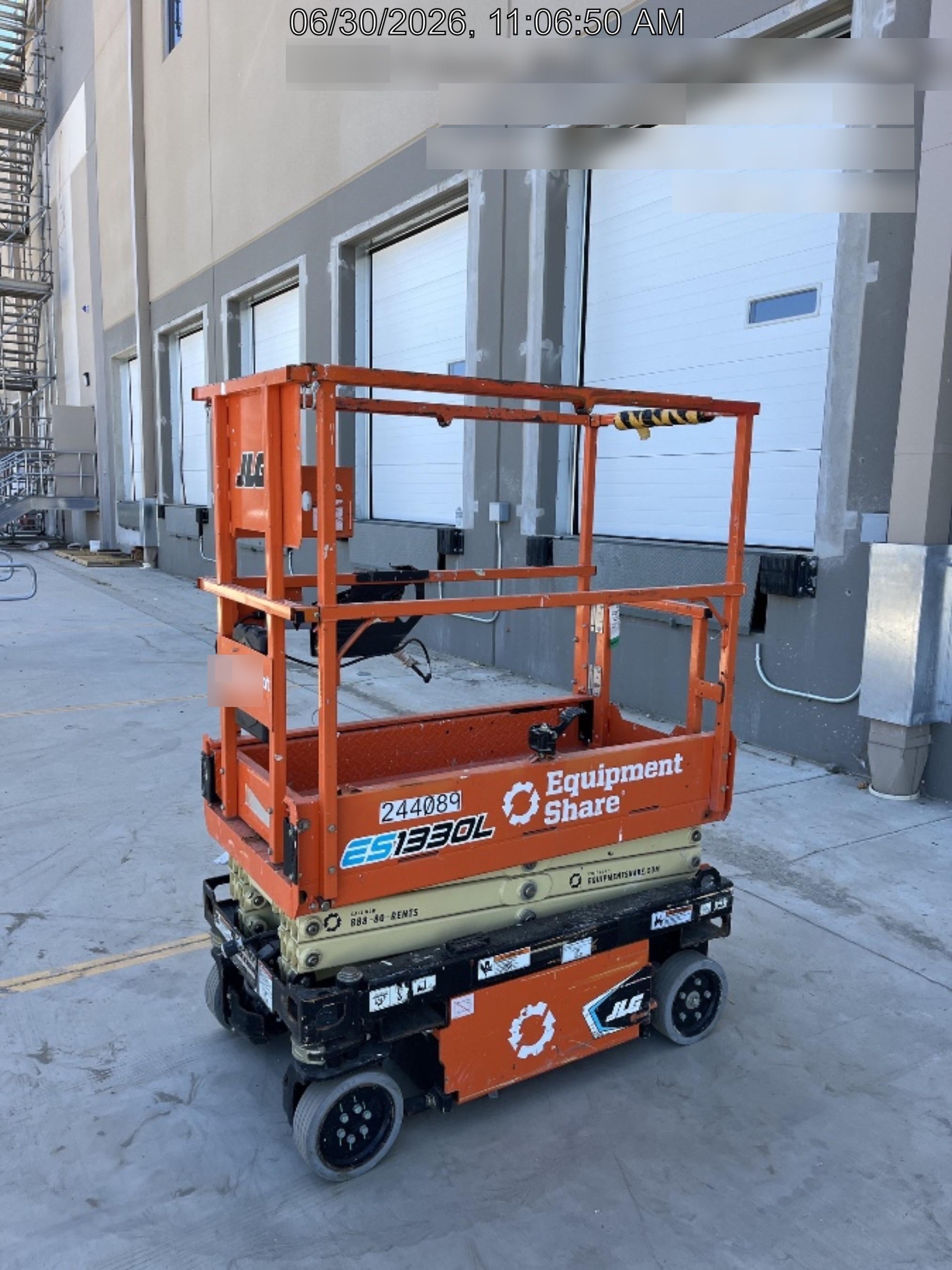 2022 JLG ES1330L