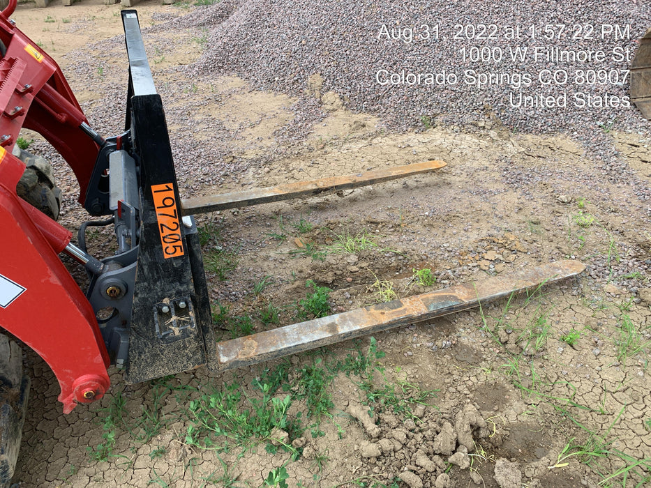 2021 ARROW MATERIAL HANDLING 60" Pallet Forks