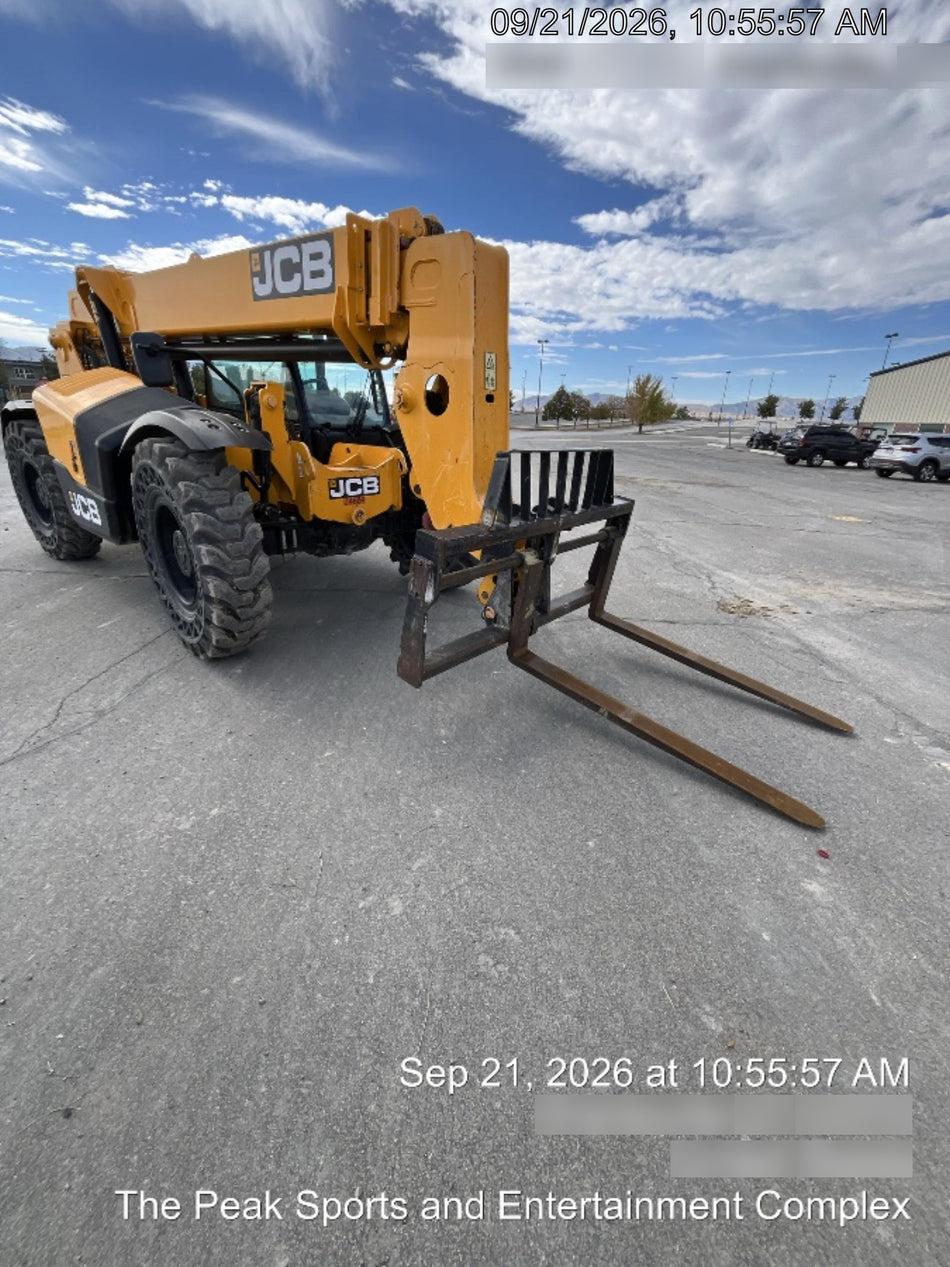 2019 JCB 509-42 Cab/Heat/Air, 74 HP, Solid Tires, STD Worklight, Beacon, Aux Hydraulics, Lifting Eye, Back up Alarm w/66" Carriage/60" Forks