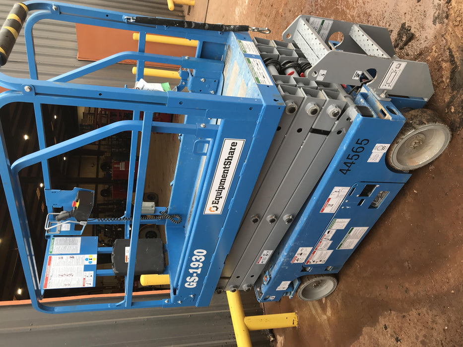 2019 Genie GS-1930 Fixed rails with chain Entry