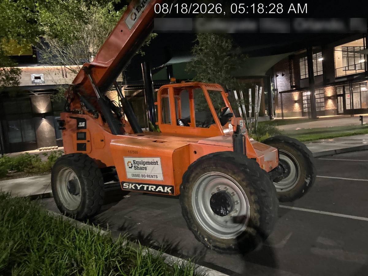 2021 JLG 8042