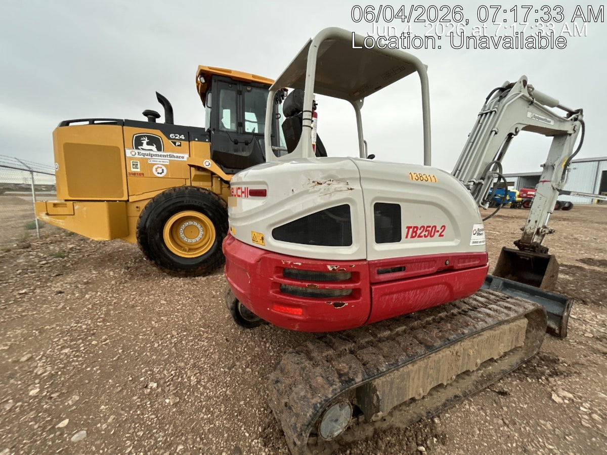 2021 TAKEUCHI TB250-2