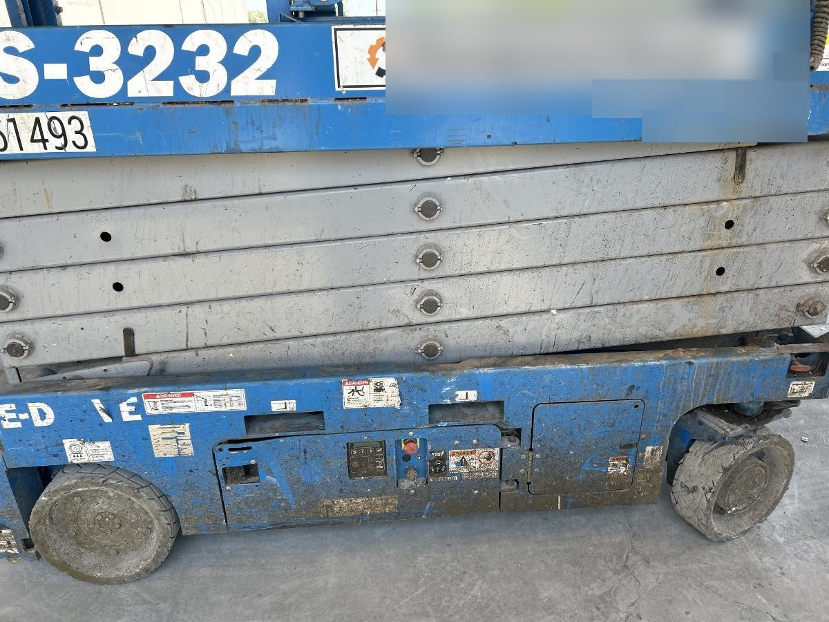 2022 GENIE GS-3232