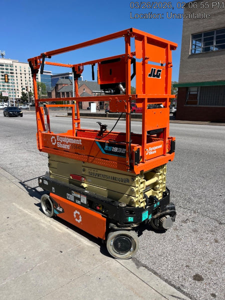 2025 JLG ES1932