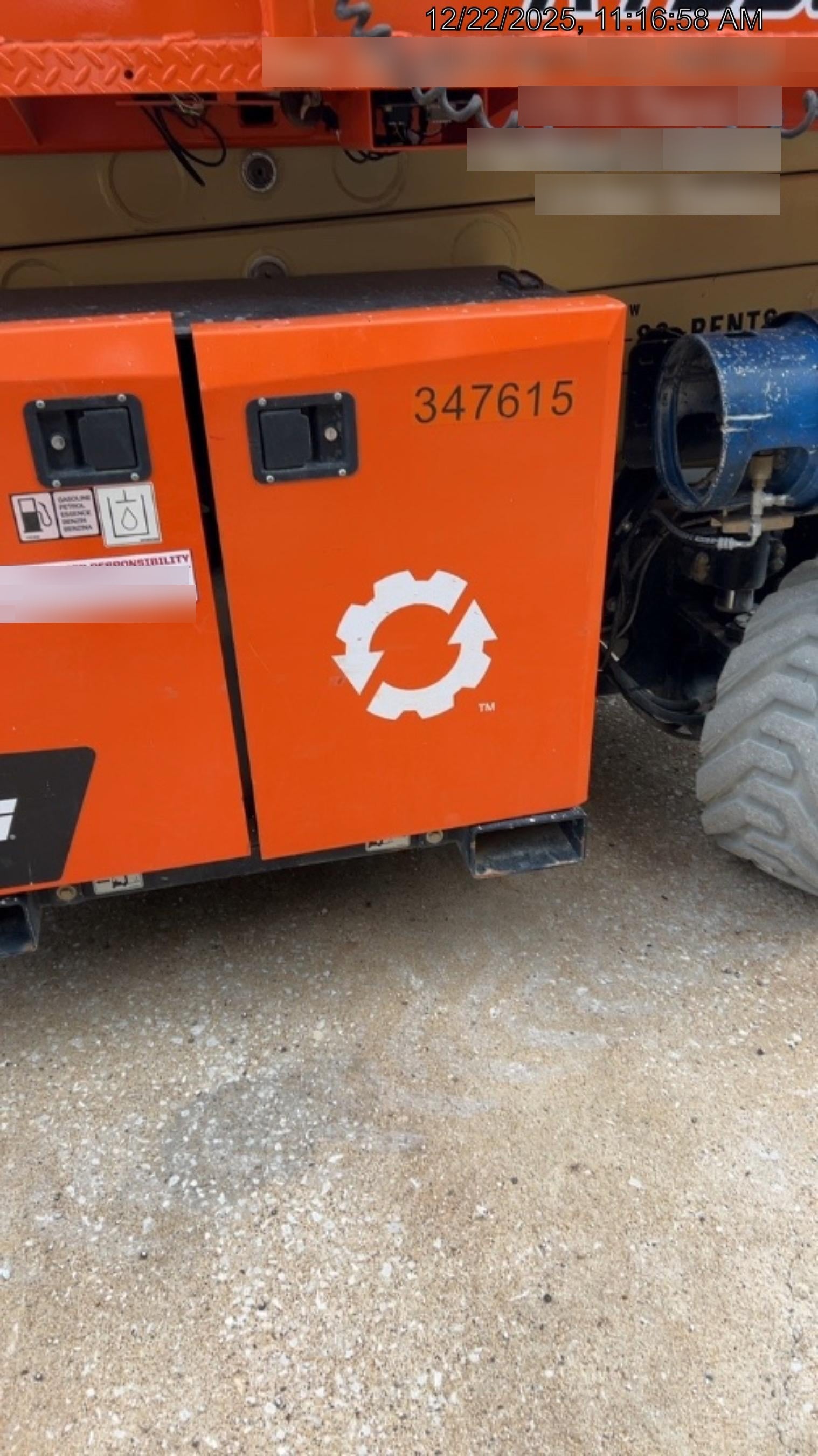 2023 JLG RT3369