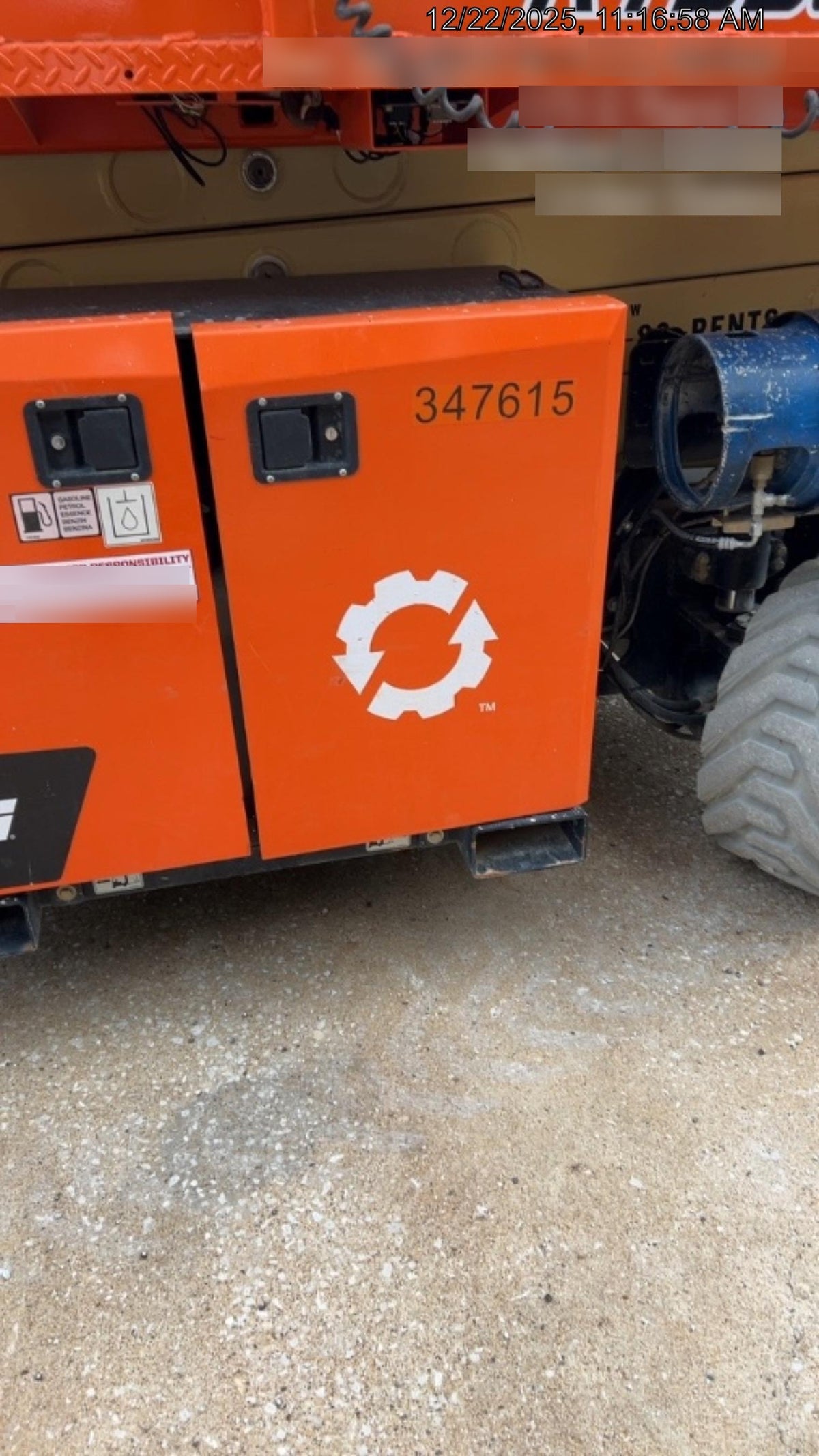 2023 JLG RT3369