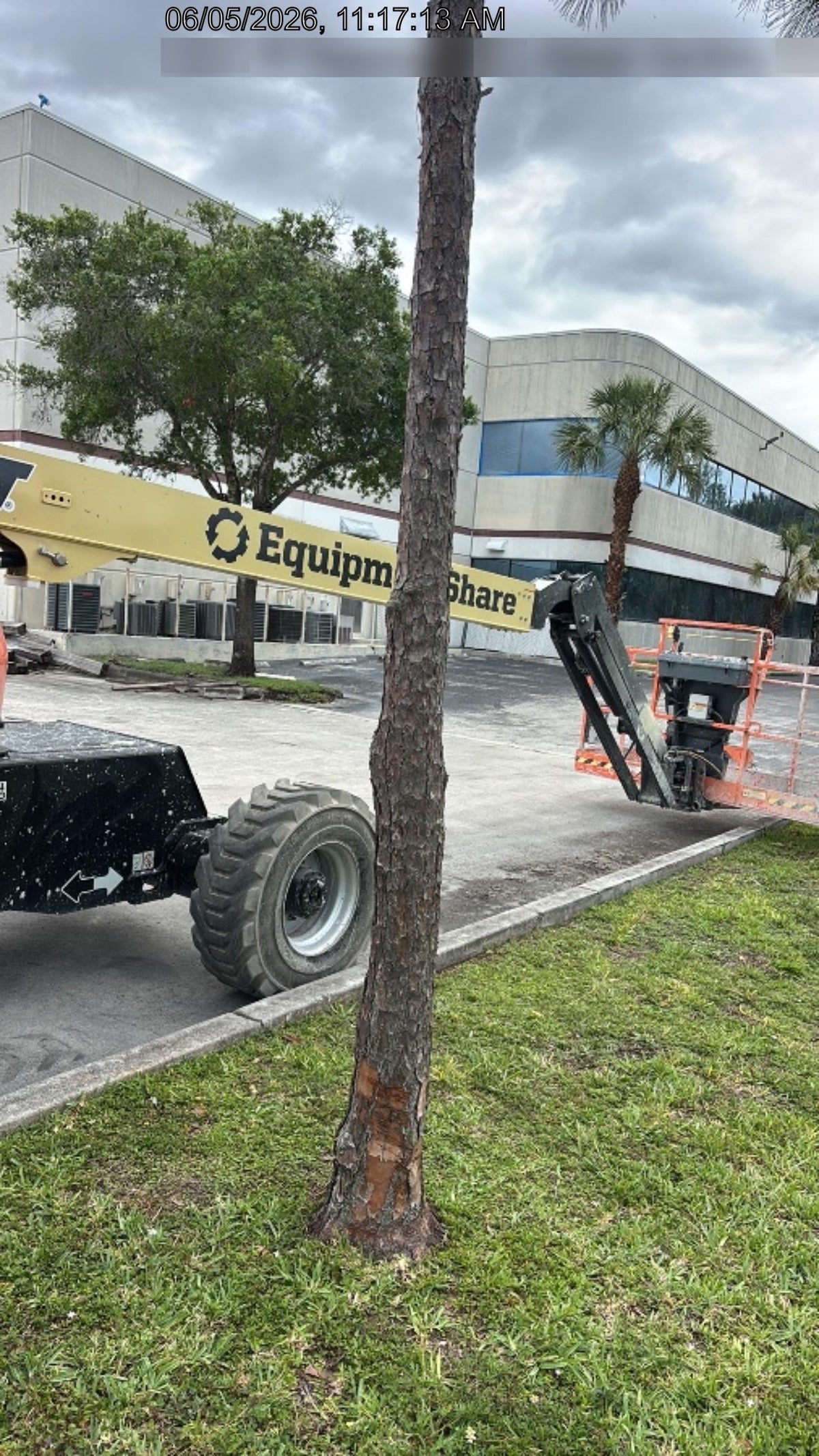 2023 JLG 460SJ