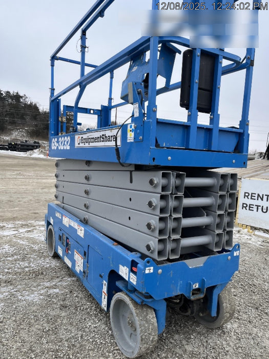 2020 Genie GS-3232 Standard, Folding half height swing gate, 800W Inverter