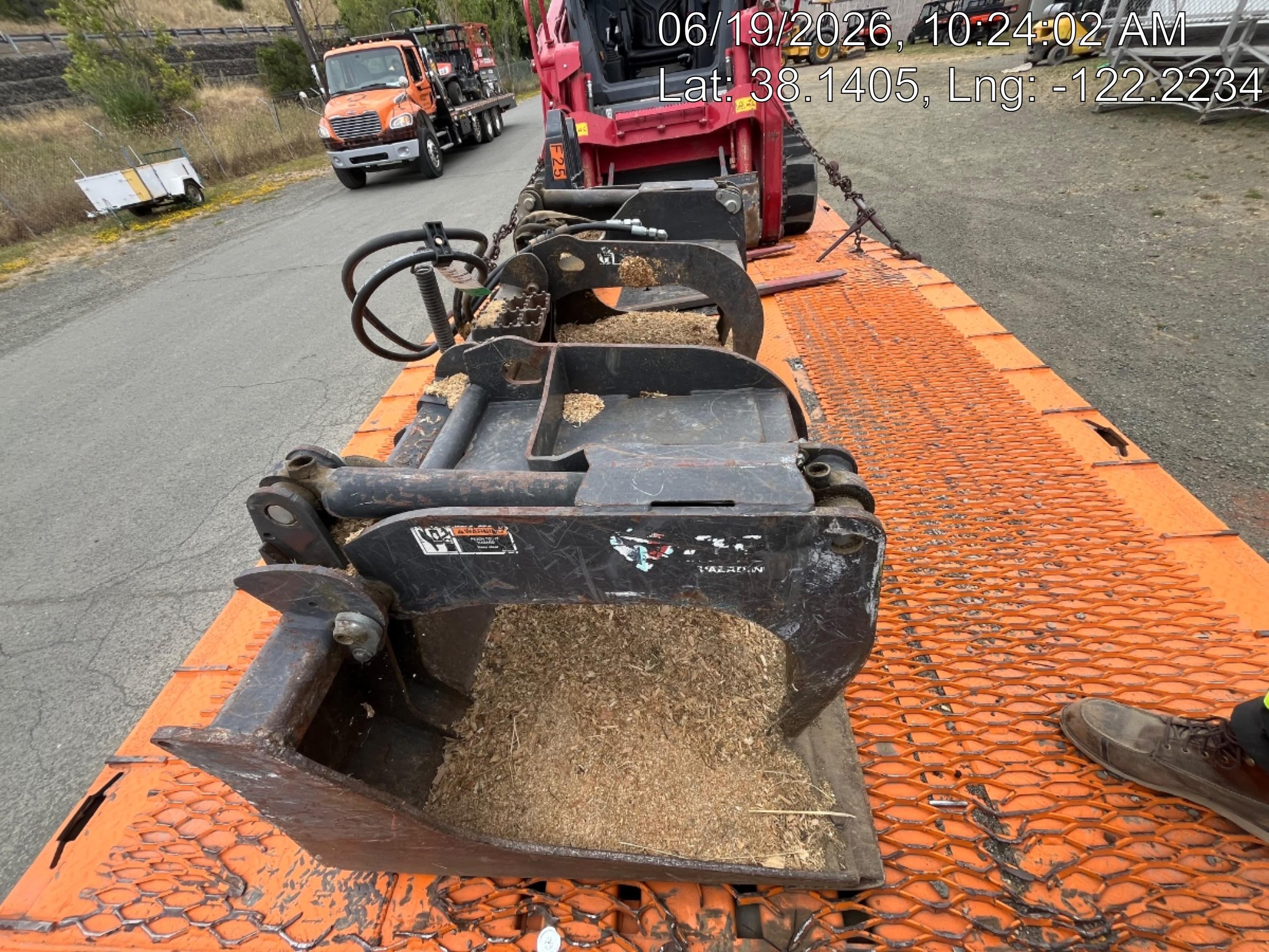 2019 PALADIN 76" Scrap Grapple Bucket - Paladin