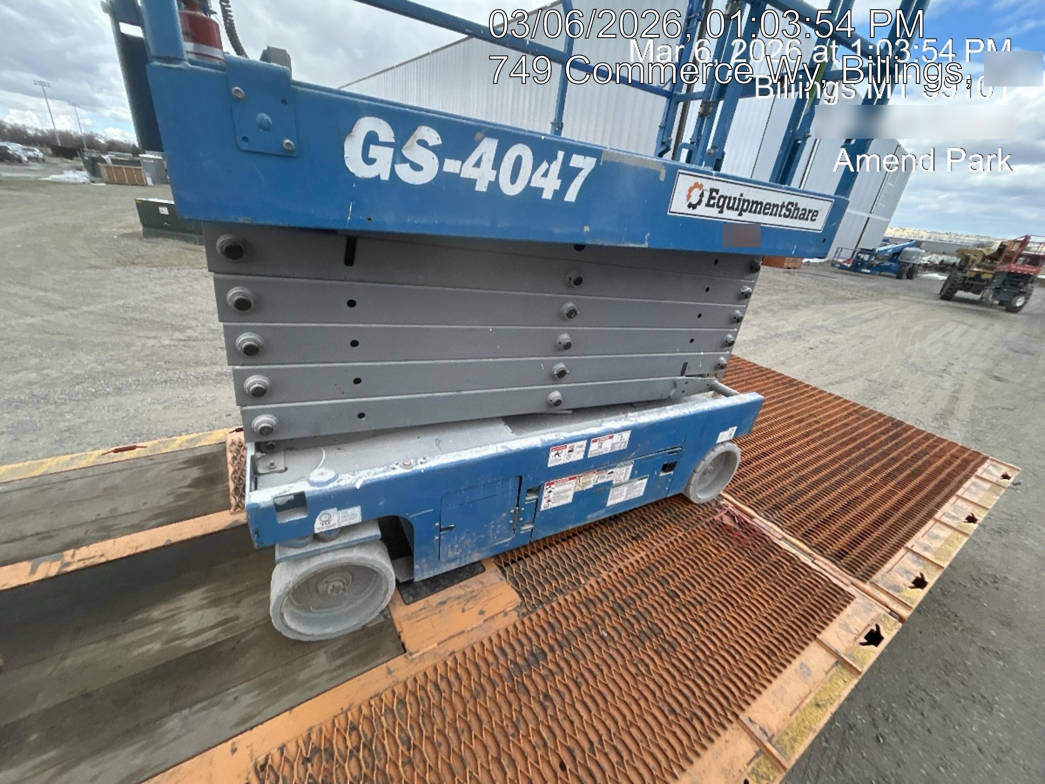 2019 Genie GS-4047 Folding rails with half height swing gate, 800W Inverter