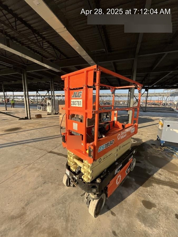 2022 JLG ES1932