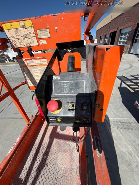 2021 JLG ES1932