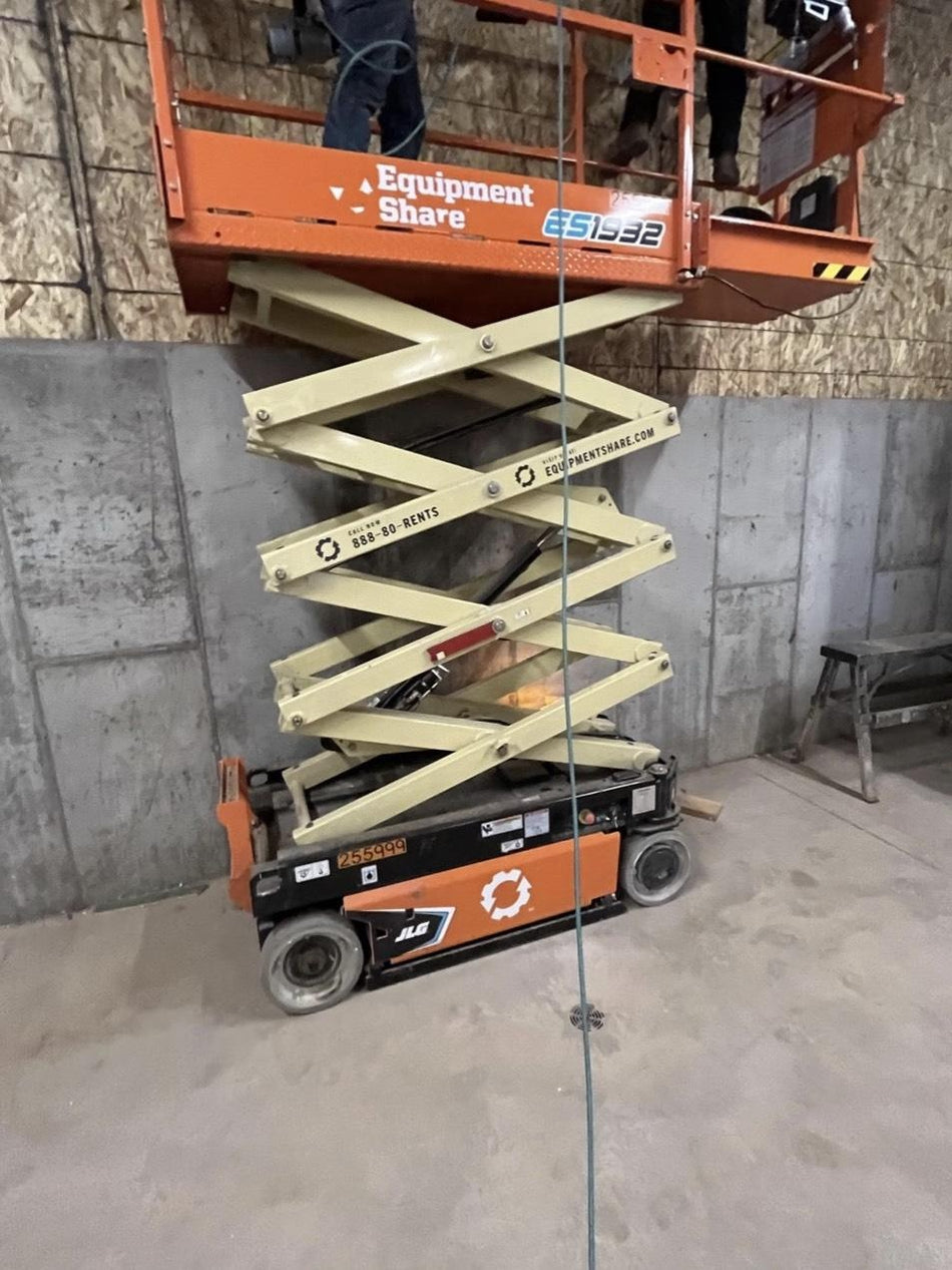 2022 JLG ES1932