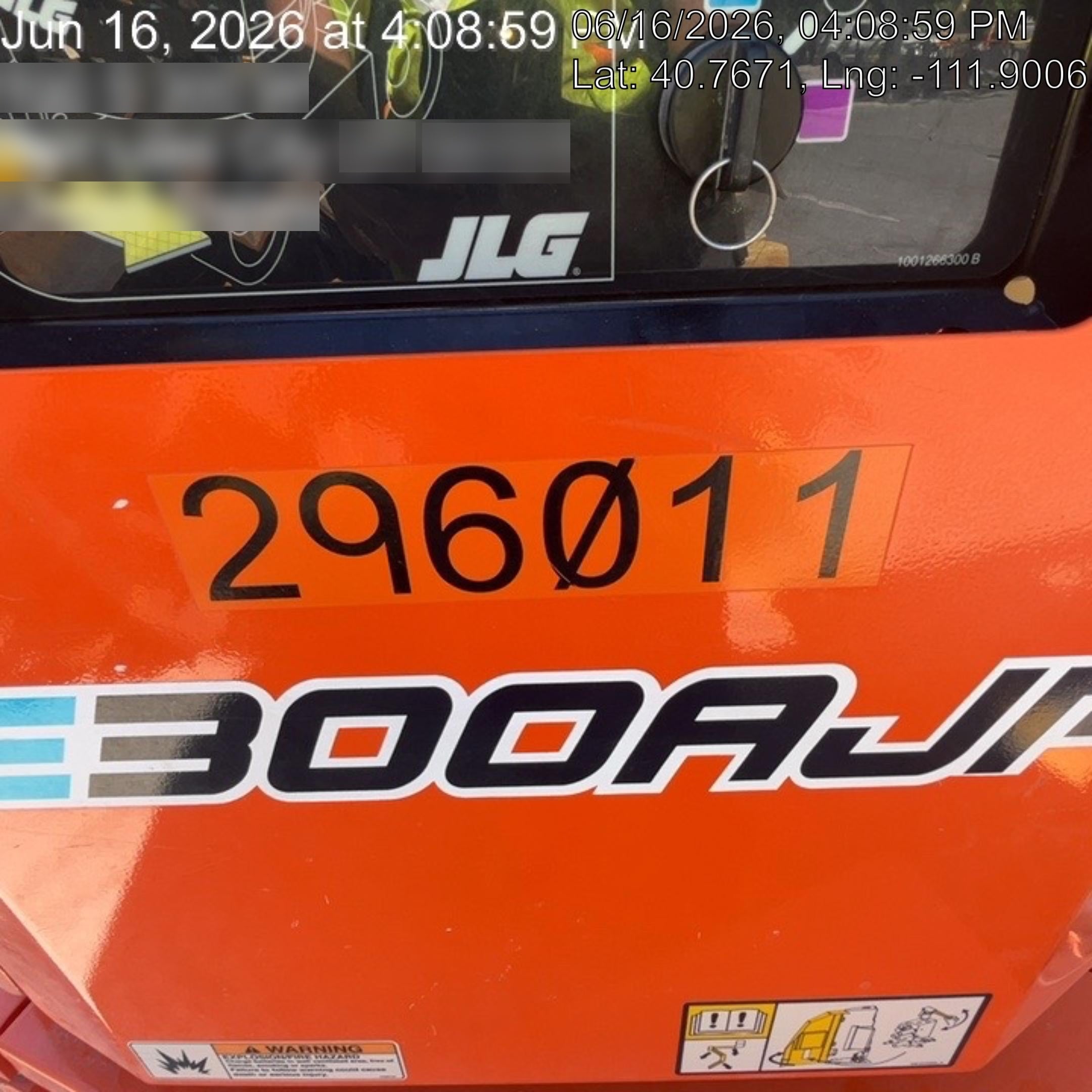 2023 JLG E300AJP