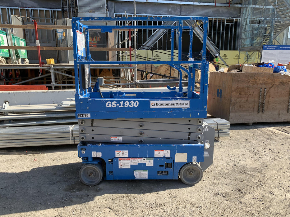 2020 Genie GS-1930 Solid Non Marking Tires, Beacon, Folding rails with half height swing gate, 800W Inverter