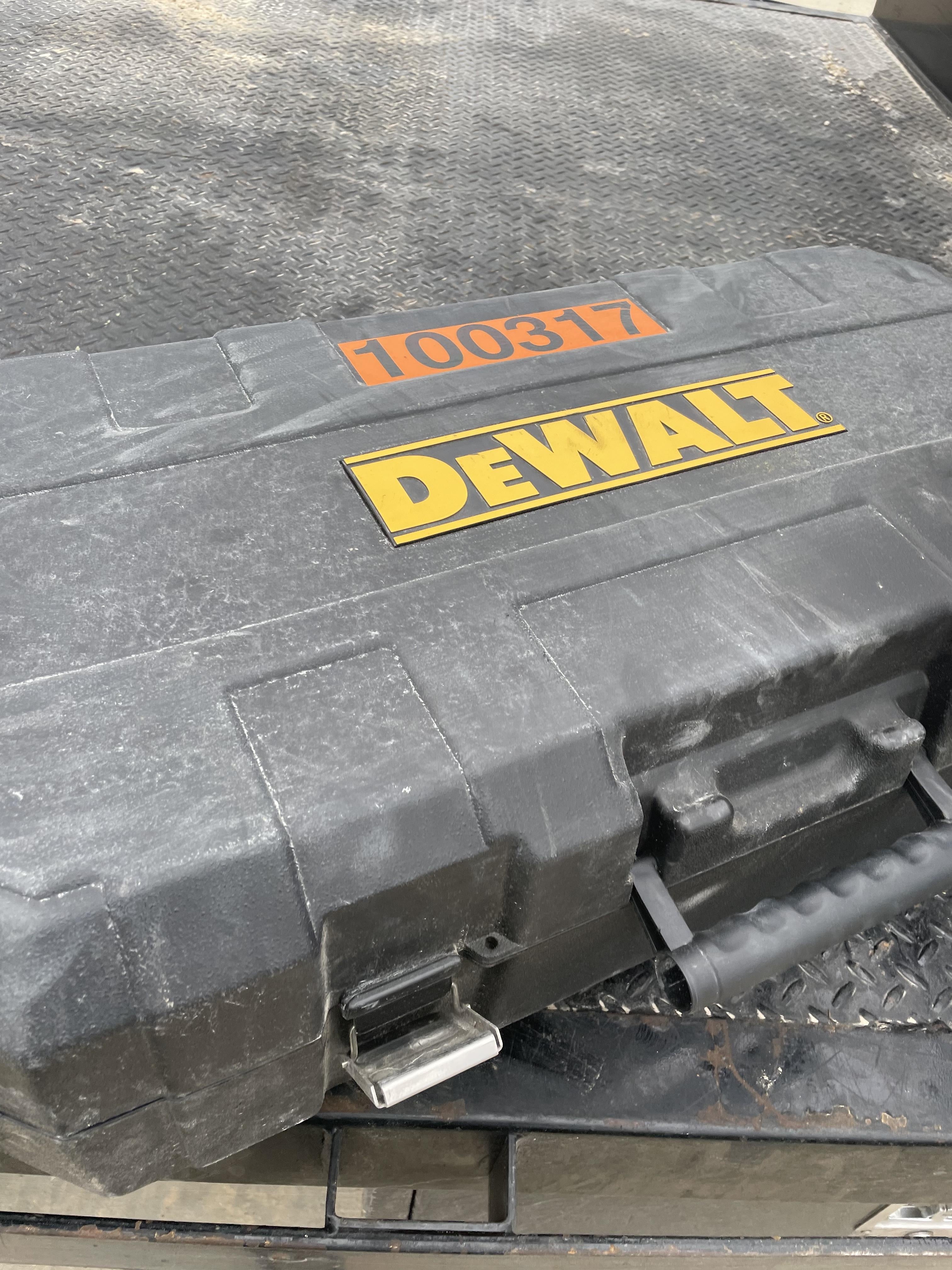 2020 DEWALT D25960K