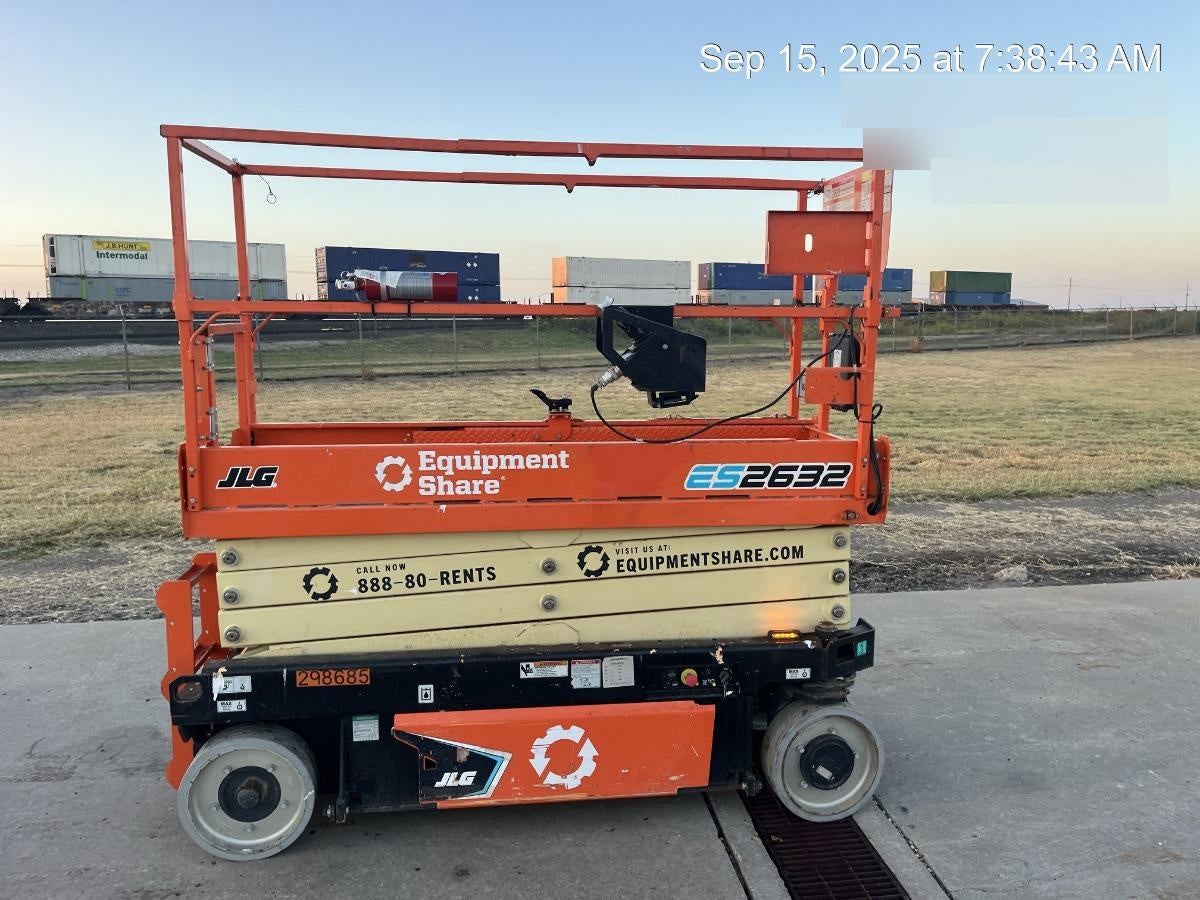 2023 JLG ES2632
